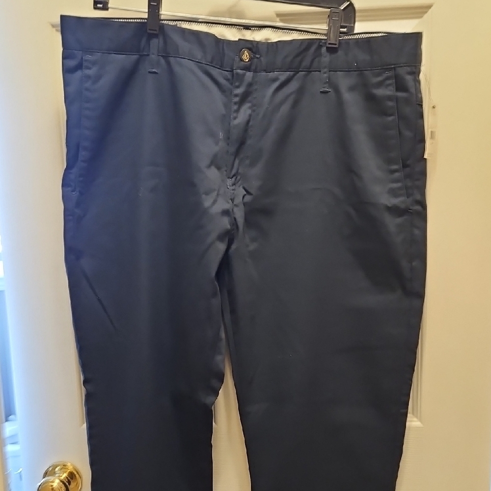 Men's Volcom Modern Fit Navy Pants.  Mens Size 38